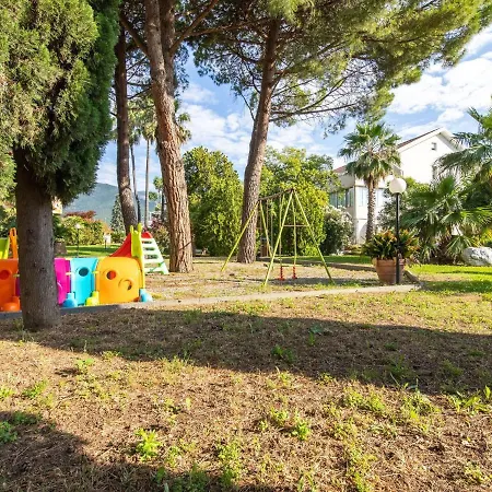 Gorgeous In With Swimming Pool Apartment Loano